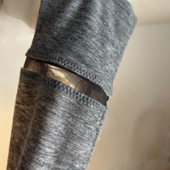 ATHLETA LONG SLEEVE RUCHED TURTLENECK MIDI - Picture 4 of 5